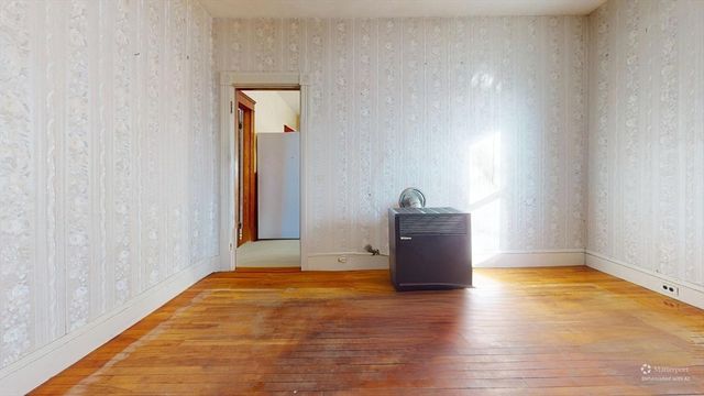 91 Fox St, Worcester, MA 01604