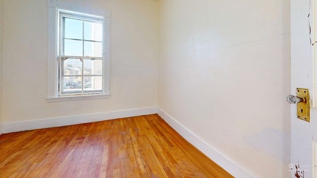 91 Fox St, Worcester, MA 01604