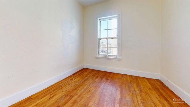 91 Fox St, Worcester, MA 01604