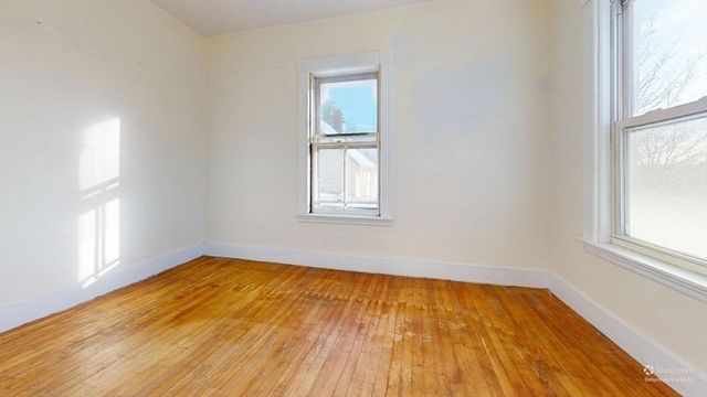 91 Fox St, Worcester, MA 01604