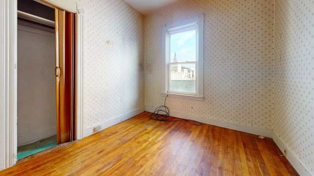 91 Fox St, Worcester, MA 01604