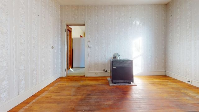 91 Fox St, Worcester, MA 01604