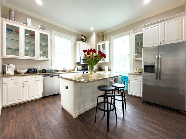 1613 Summer Street, Houston, TX 77007