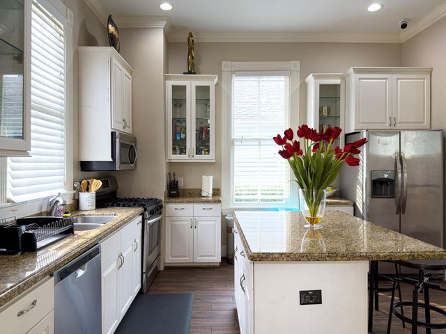 1613 Summer Street, Houston, TX 77007