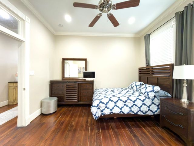 1613 Summer Street, Houston, TX 77007