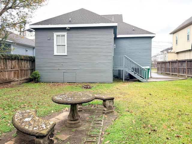 1613 Summer Street, Houston, TX 77007