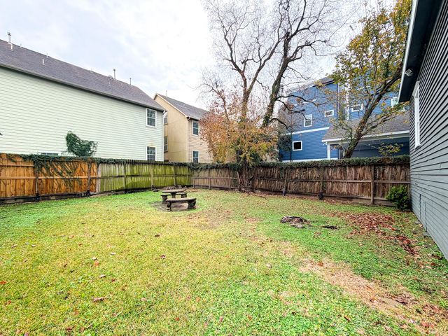 1613 Summer Street, Houston, TX 77007