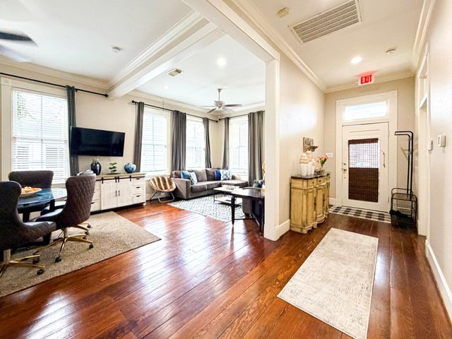 1613 Summer Street, Houston, TX 77007