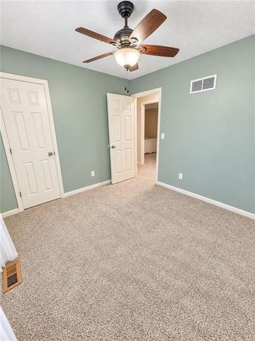 10430 N Tracy Avenue, Kansas City, MO 64155