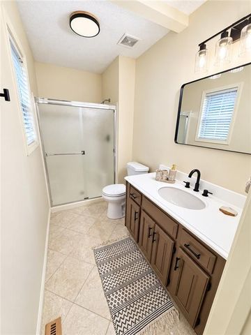 10430 N Tracy Avenue, Kansas City, MO 64155