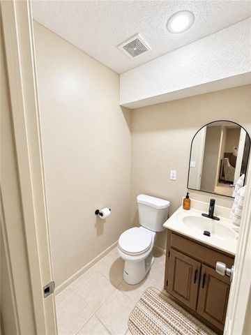 10430 N Tracy Avenue, Kansas City, MO 64155
