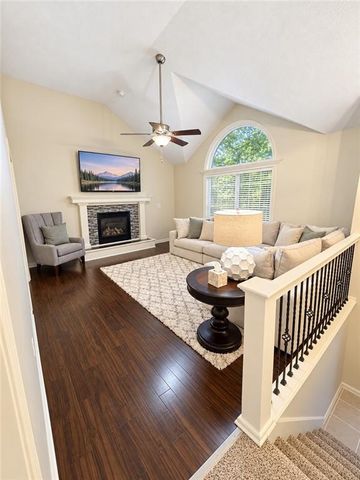 10430 N Tracy Avenue, Kansas City, MO 64155