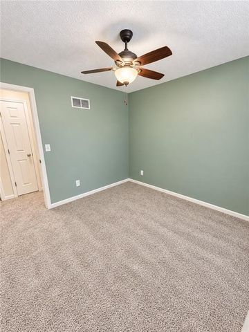10430 N Tracy Avenue, Kansas City, MO 64155