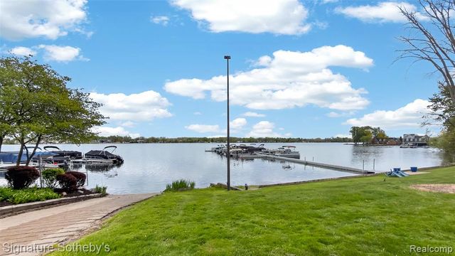 875 S Pontiac Trail B208, Walled Lake, MI 48390