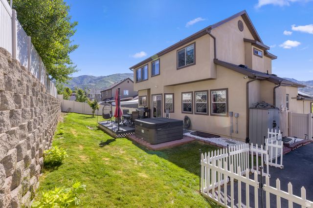 2005 E REDTAIL WAY, Layton, UT 84040