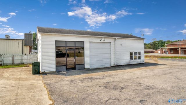 1214 North Jefferson Street, Athens, AL 35611