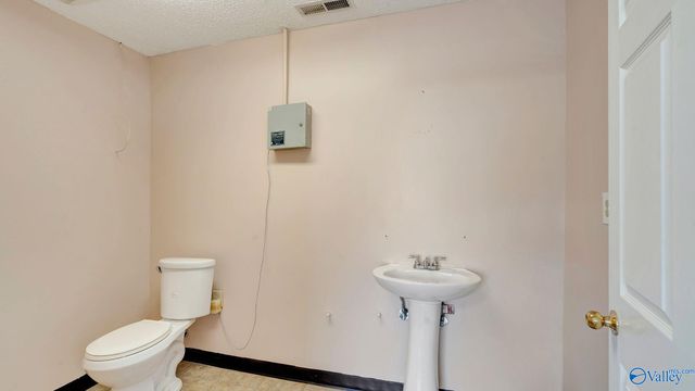 1214 North Jefferson Street, Athens, AL 35611