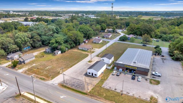 1214 North Jefferson Street, Athens, AL 35611