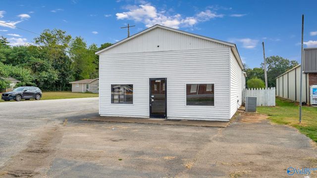 1214 North Jefferson Street, Athens, AL 35611