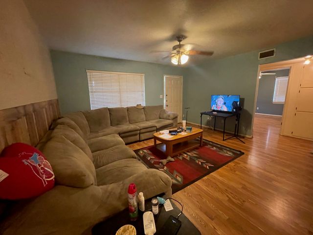 604 N Angelina Street, Whitney, TX 76692