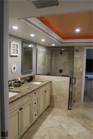 606 Park Shore DR, Naples, FL 34103