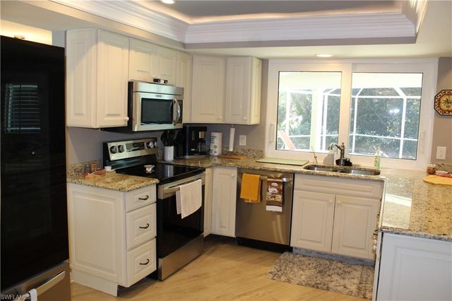 606 Park Shore DR, Naples, FL 34103