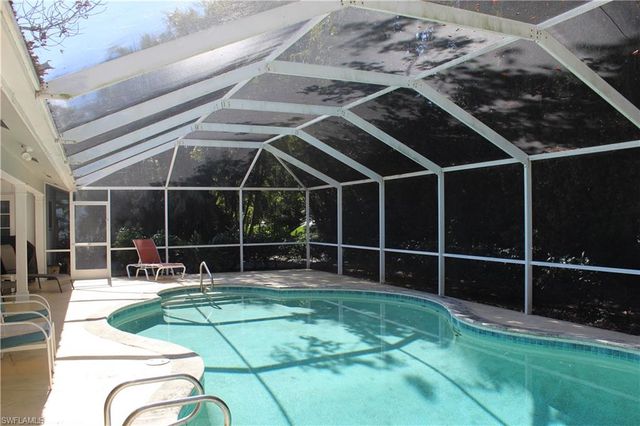 606 Park Shore DR, Naples, FL 34103