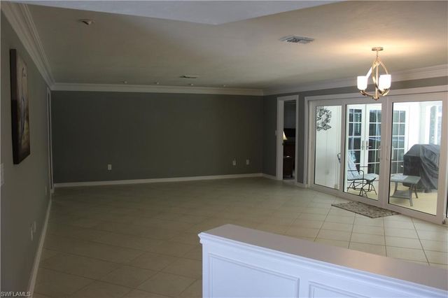 606 Park Shore DR, Naples, FL 34103