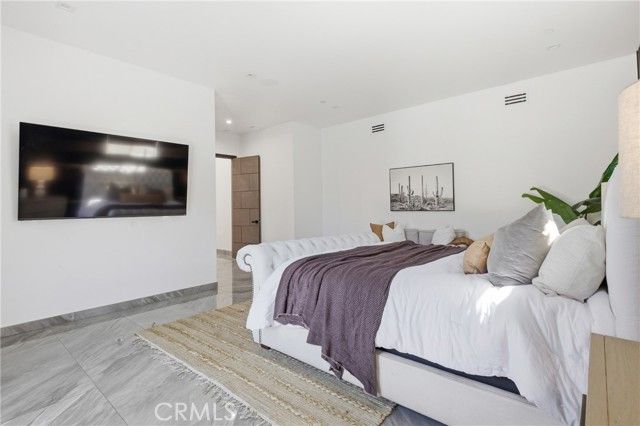 23143 Leonora, Woodland Hills (los Angeles), CA 91367