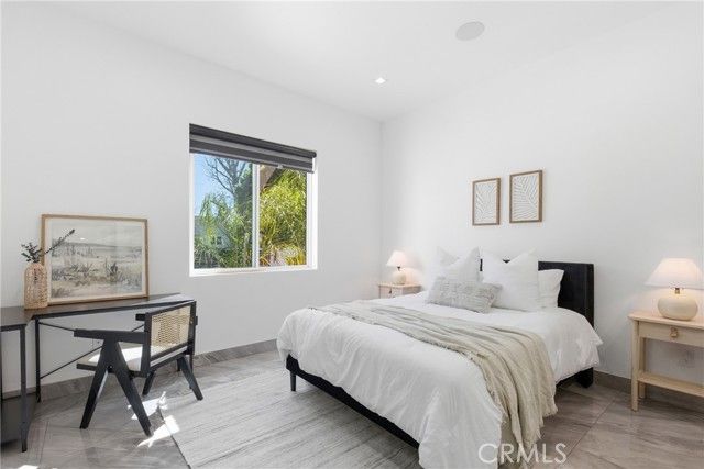 23143 Leonora, Woodland Hills (los Angeles), CA 91367