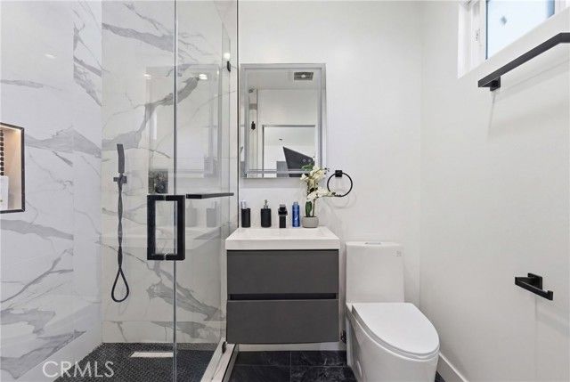 23143 Leonora, Woodland Hills (los Angeles), CA 91367