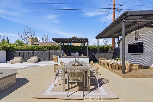 23143 Leonora, Woodland Hills (los Angeles), CA 91367