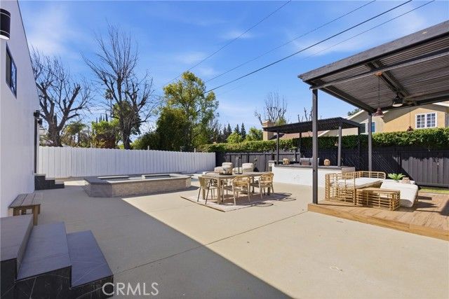 23143 Leonora, Woodland Hills (los Angeles), CA 91367