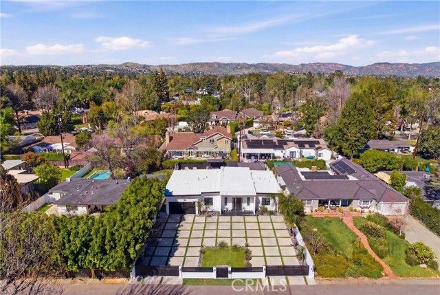 23143 Leonora, Woodland Hills (los Angeles), CA 91367