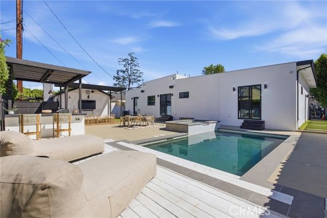 23143 Leonora, Woodland Hills (los Angeles), CA 91367