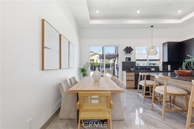 23143 Leonora, Woodland Hills (los Angeles), CA 91367