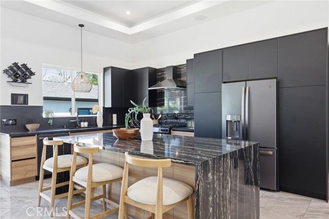 23143 Leonora, Woodland Hills (los Angeles), CA 91367