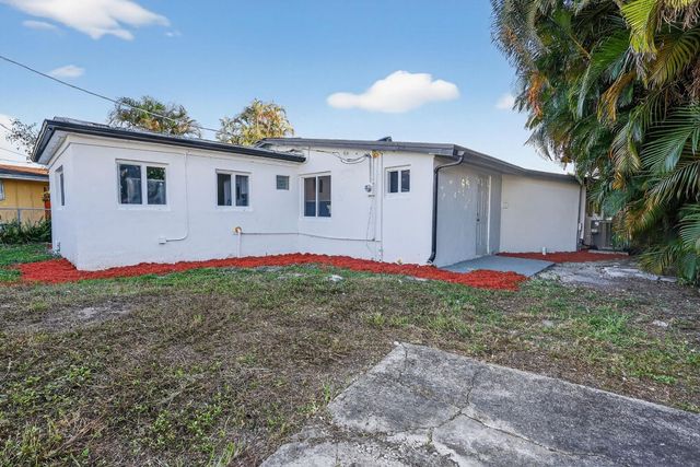 621 1st Street, Hialeah, FL 33010
