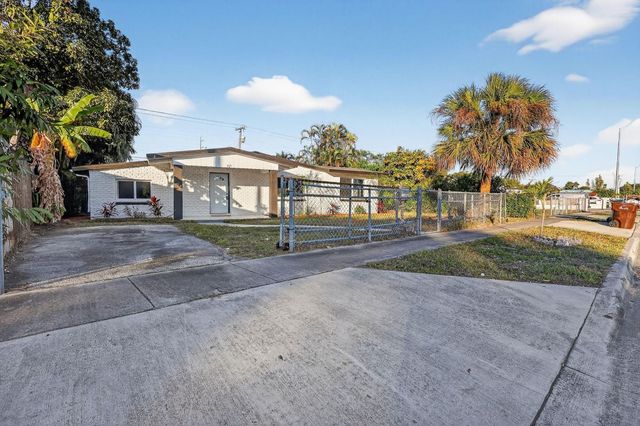 621 1st Street, Hialeah, FL 33010