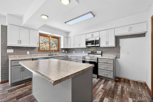 231 Hart Drive, St Clair, MO 63077