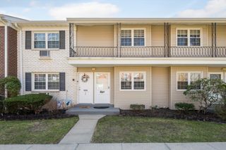 2808 Wilshire 2808, Oakdale, NY 11769