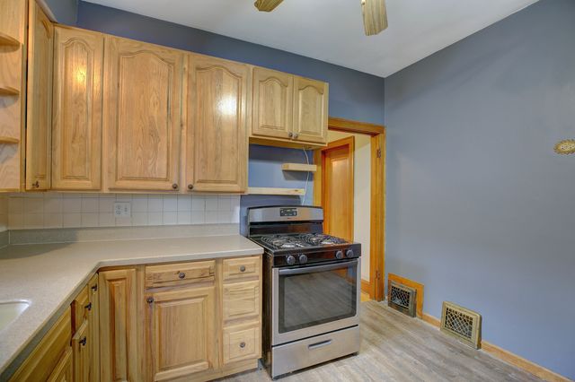 17 Park Avenue 2, River Forest, IL 60305
