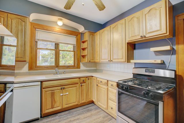17 Park Avenue 2, River Forest, IL 60305