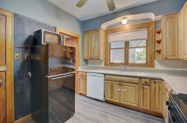 17 Park Avenue 2, River Forest, IL 60305