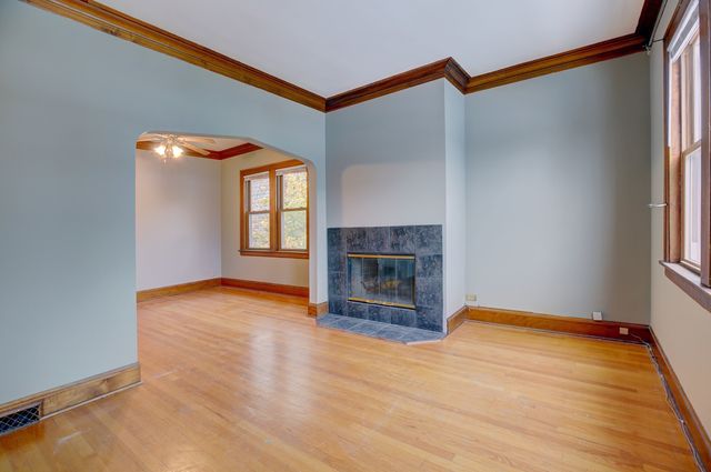 17 Park Avenue 2, River Forest, IL 60305