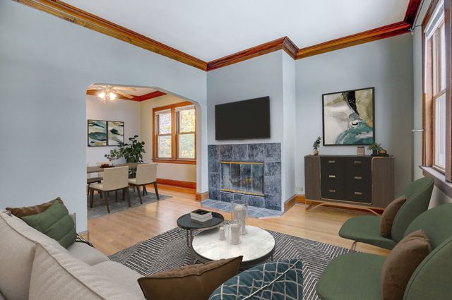 17 Park Avenue 2, River Forest, IL 60305