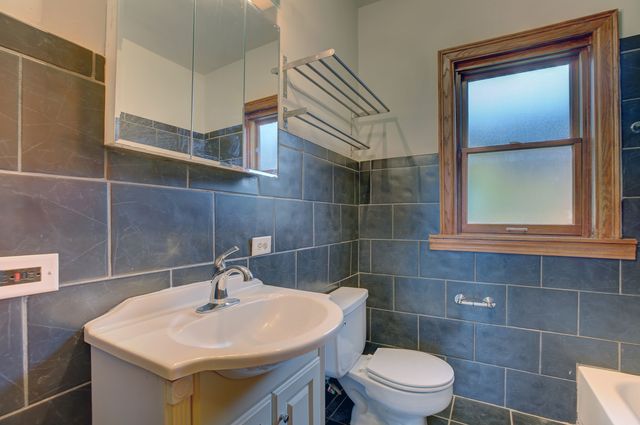 17 Park Avenue 2, River Forest, IL 60305