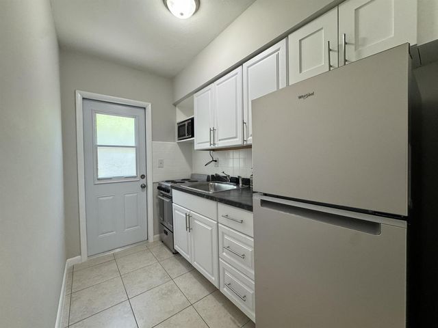 625 NE 14th Avenue 4, Fort Lauderdale, FL 33304