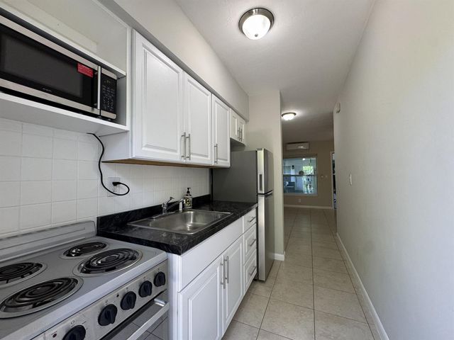 625 NE 14th Avenue 4, Fort Lauderdale, FL 33304