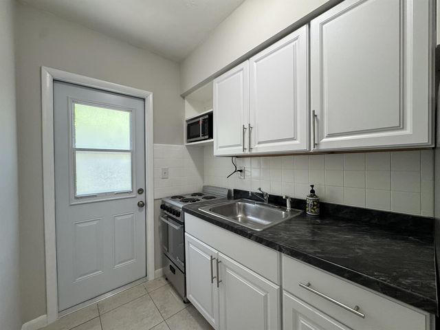 625 NE 14th Avenue 4, Fort Lauderdale, FL 33304